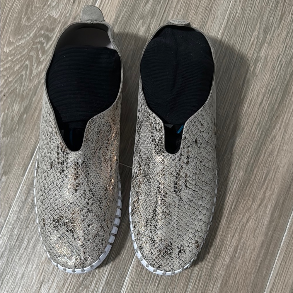Ilse Jacobsen Snake Print Sneakers - Gray and Black